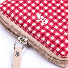 Muatkan imej ke dalam penonton Galeri, Dompet Zip Berkotak-kotak Maroon
