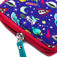 Muatkan imej ke dalam penonton Galeri, Space Invaders Zipper Wallet
