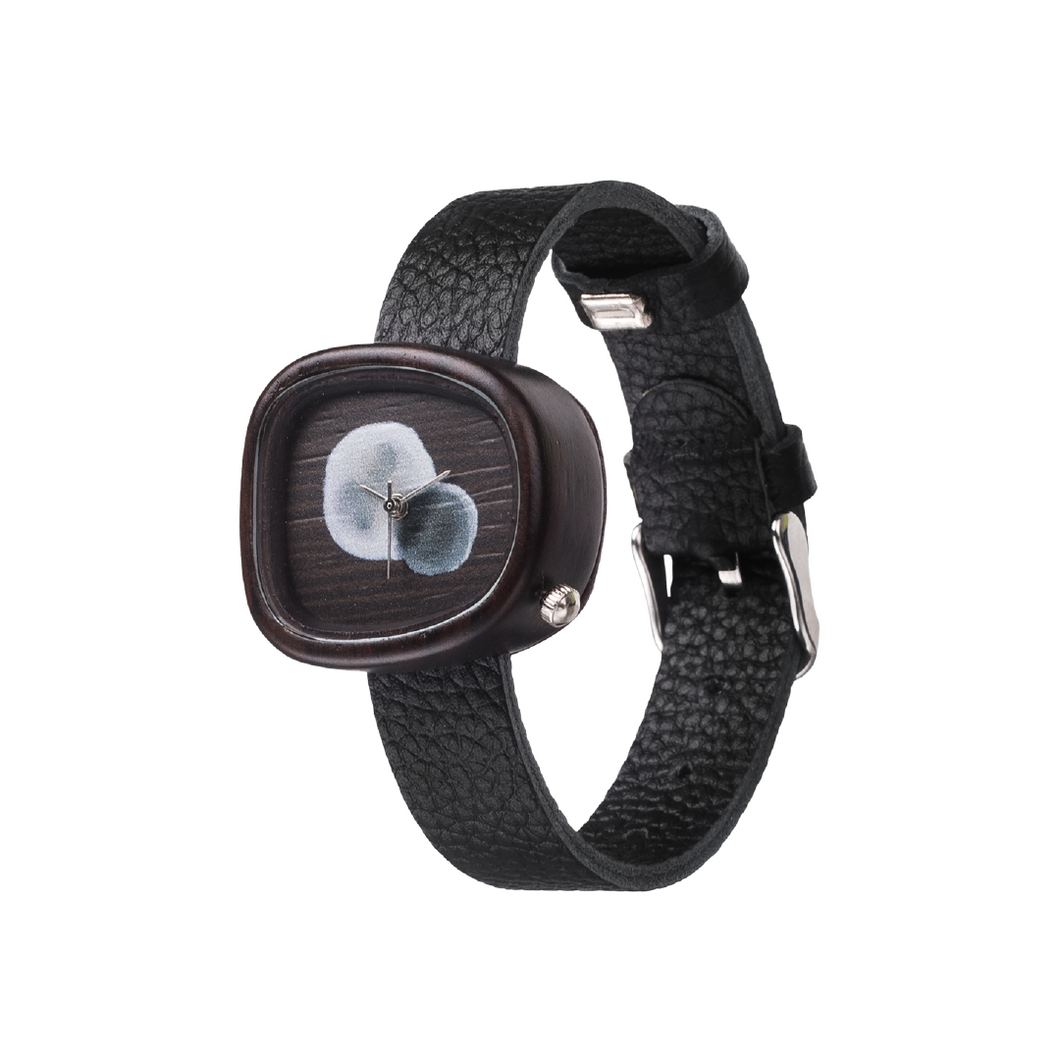 Warna Hitam yang ingin tahu 